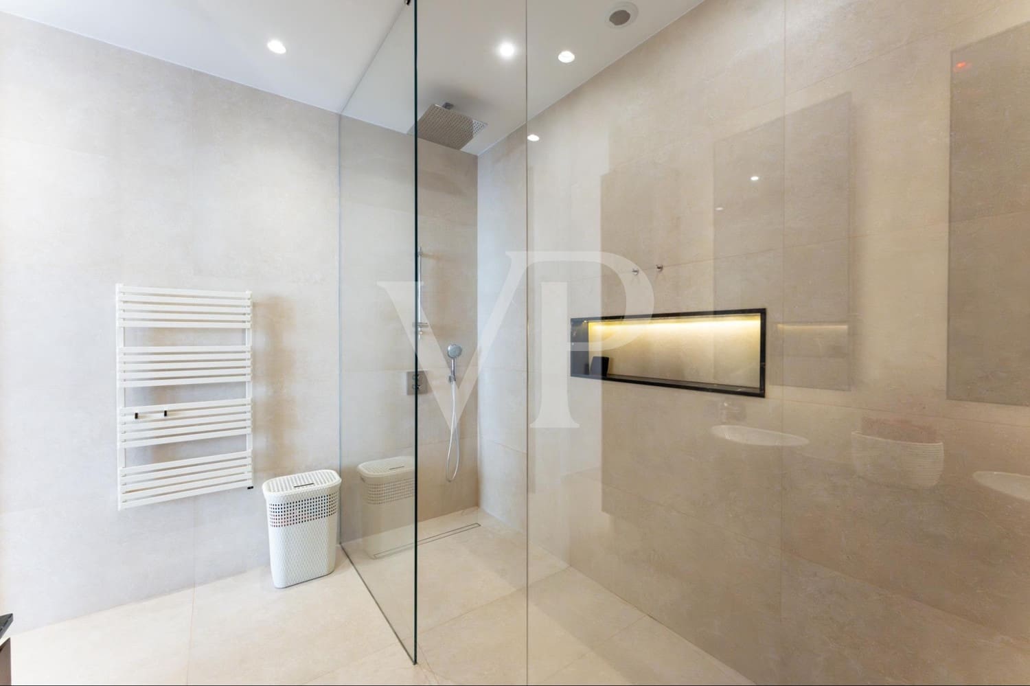 3 slaapkamer Huis te koop in Adeje met zwembad - € 5.900.000 (Ref: 9481939)