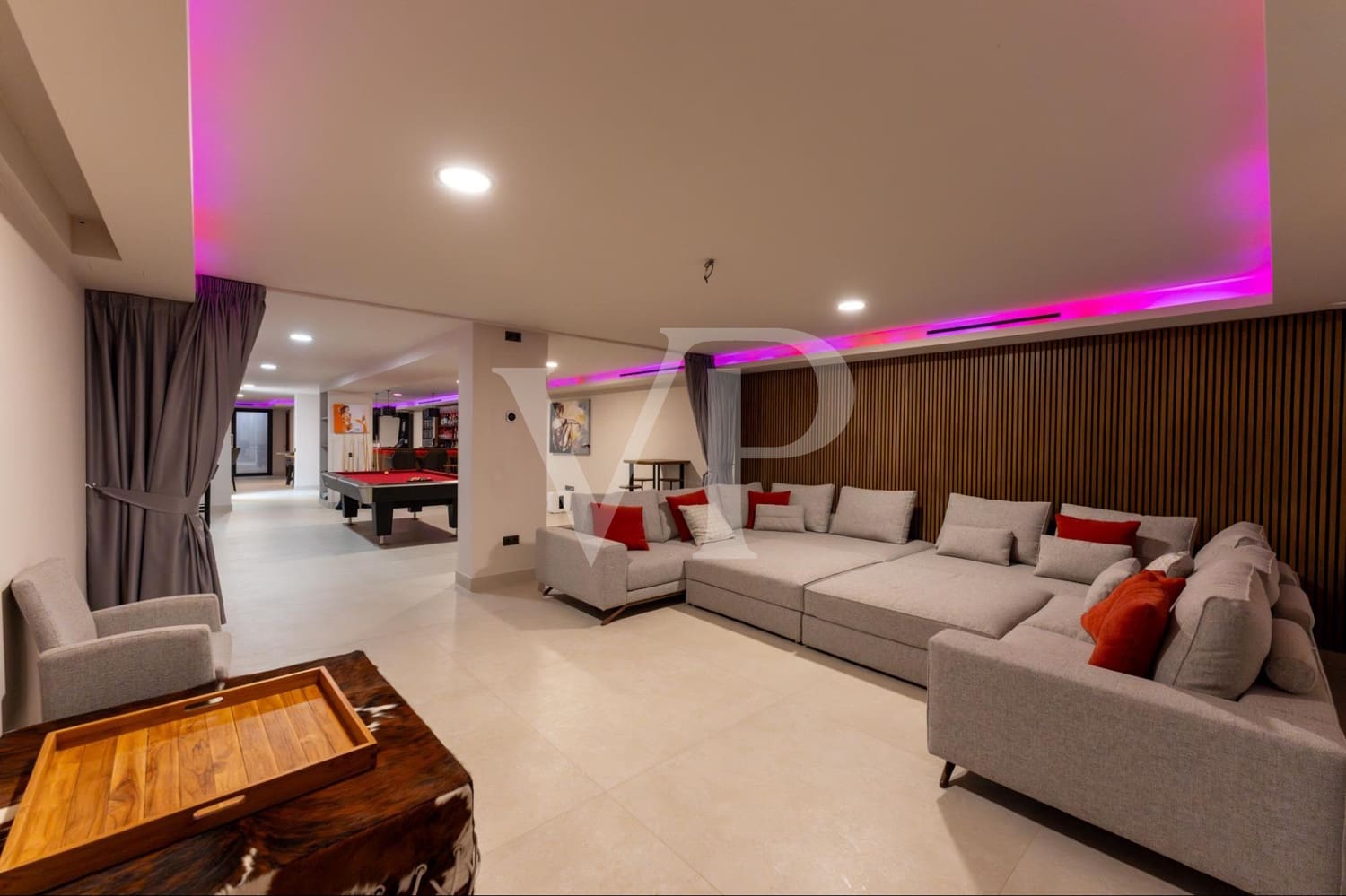 3 slaapkamer Huis te koop in Adeje met zwembad - € 5.900.000 (Ref: 9481939)