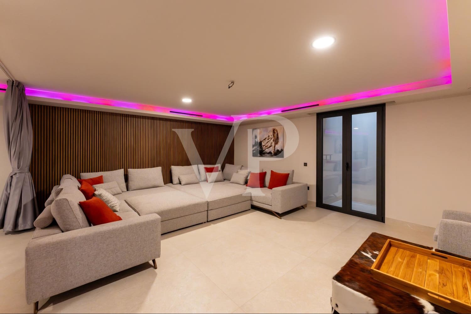 3 slaapkamer Huis te koop in Adeje met zwembad - € 5.900.000 (Ref: 9481939)