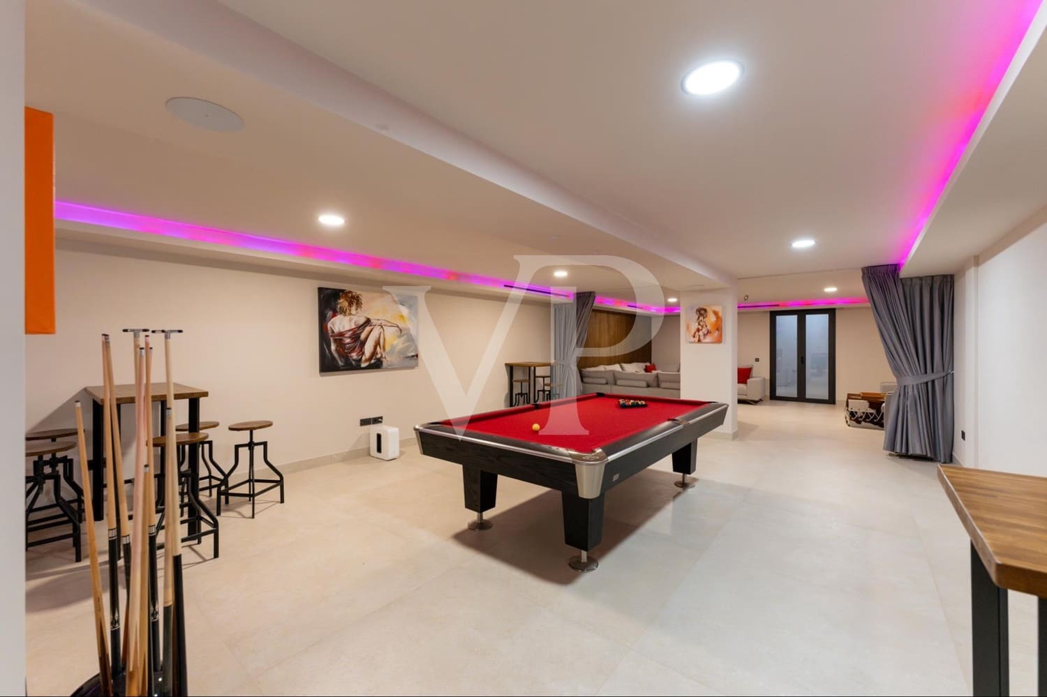 3 slaapkamer Huis te koop in Adeje met zwembad - € 5.900.000 (Ref: 9481939)