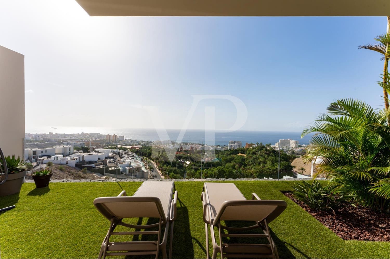 3 slaapkamer Huis te koop in Adeje met zwembad - € 5.900.000 (Ref: 9481939)