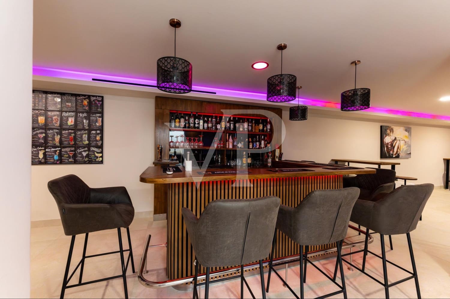 3 slaapkamer Huis te koop in Adeje met zwembad - € 5.900.000 (Ref: 9481939)