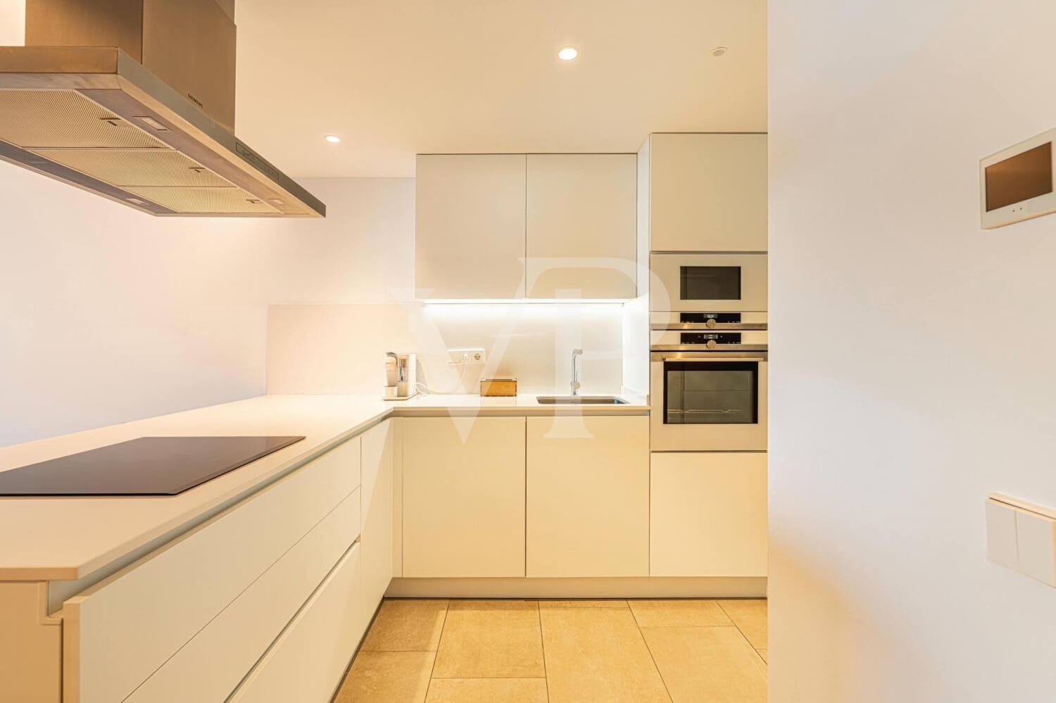 2 bedroom Flat for sale in Guia de Isora with pool - € 1,175,000 (Ref: 9526197)