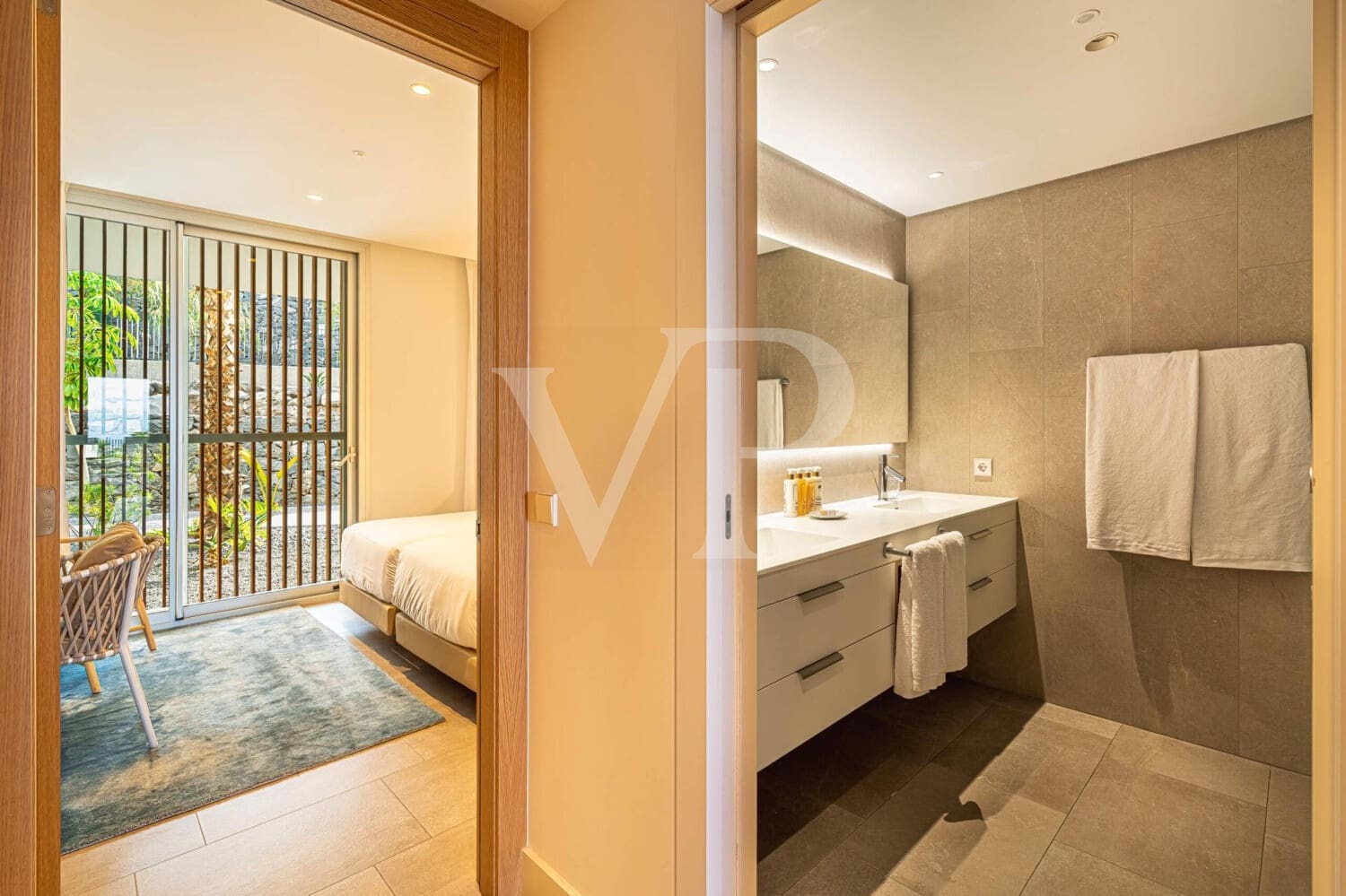 2 bedroom Flat for sale in Guia de Isora with pool - € 1,175,000 (Ref: 9526197)