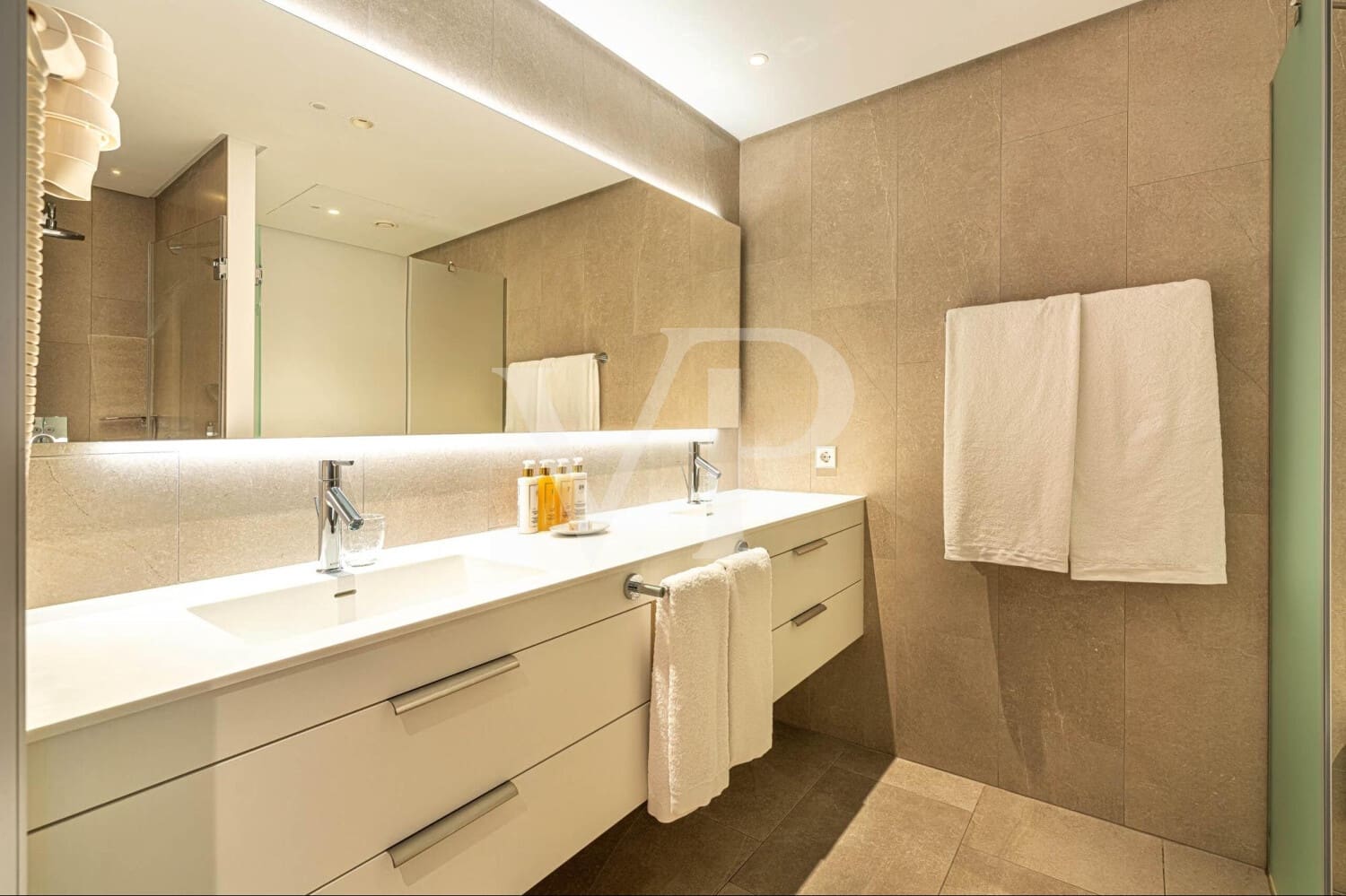 2 bedroom Flat for sale in Guia de Isora with pool - € 1,175,000 (Ref: 9526197)