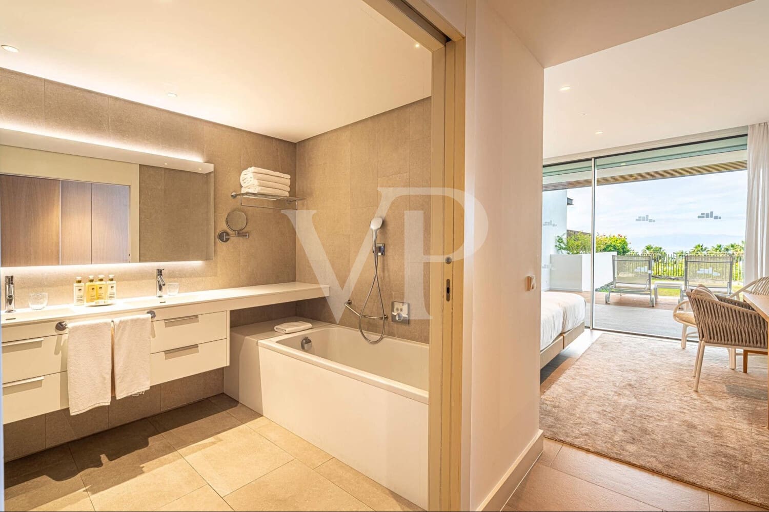 2 bedroom Flat for sale in Guia de Isora with pool - € 1,175,000 (Ref: 9526197)