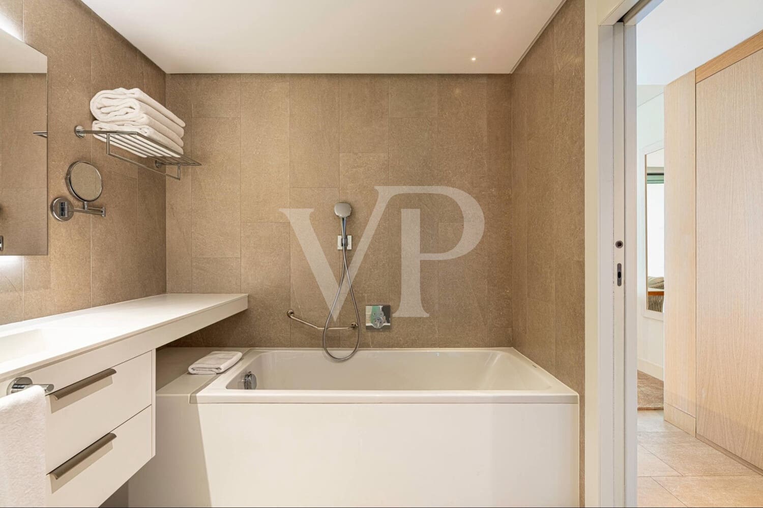 2 bedroom Flat for sale in Guia de Isora with pool - € 1,175,000 (Ref: 9526197)