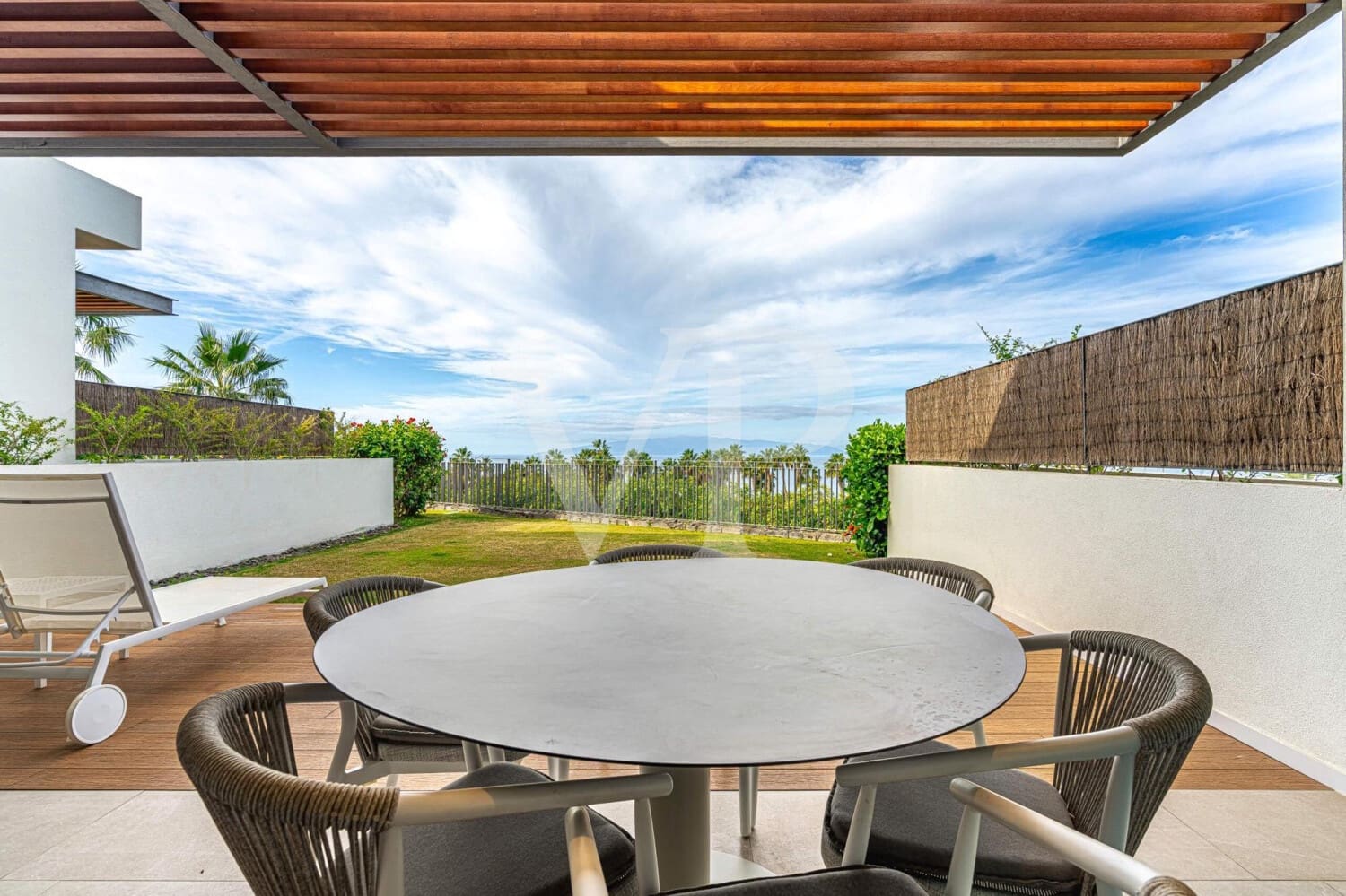 2 bedroom Flat for sale in Guia de Isora with pool - € 1,175,000 (Ref: 9526197)