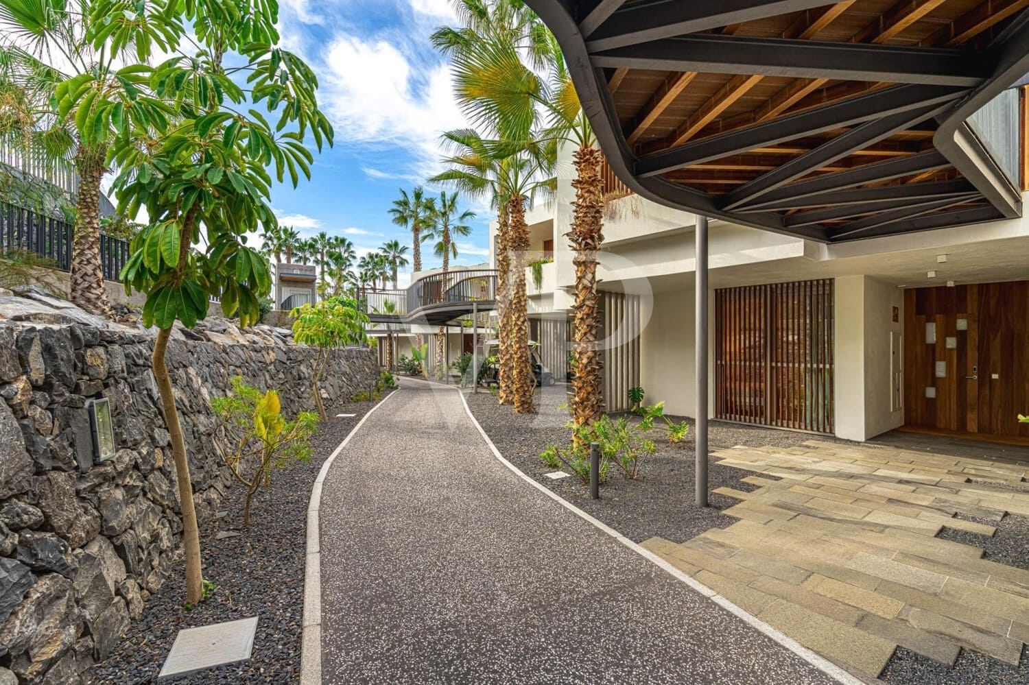 2 bedroom Flat for sale in Guia de Isora with pool - € 1,175,000 (Ref: 9526197)