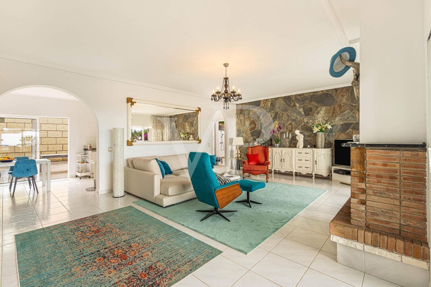 3 bedroom Townhouse for sale in Valle de San Lorenzo with pool - € 1,200,000 (Ref: 9530065)