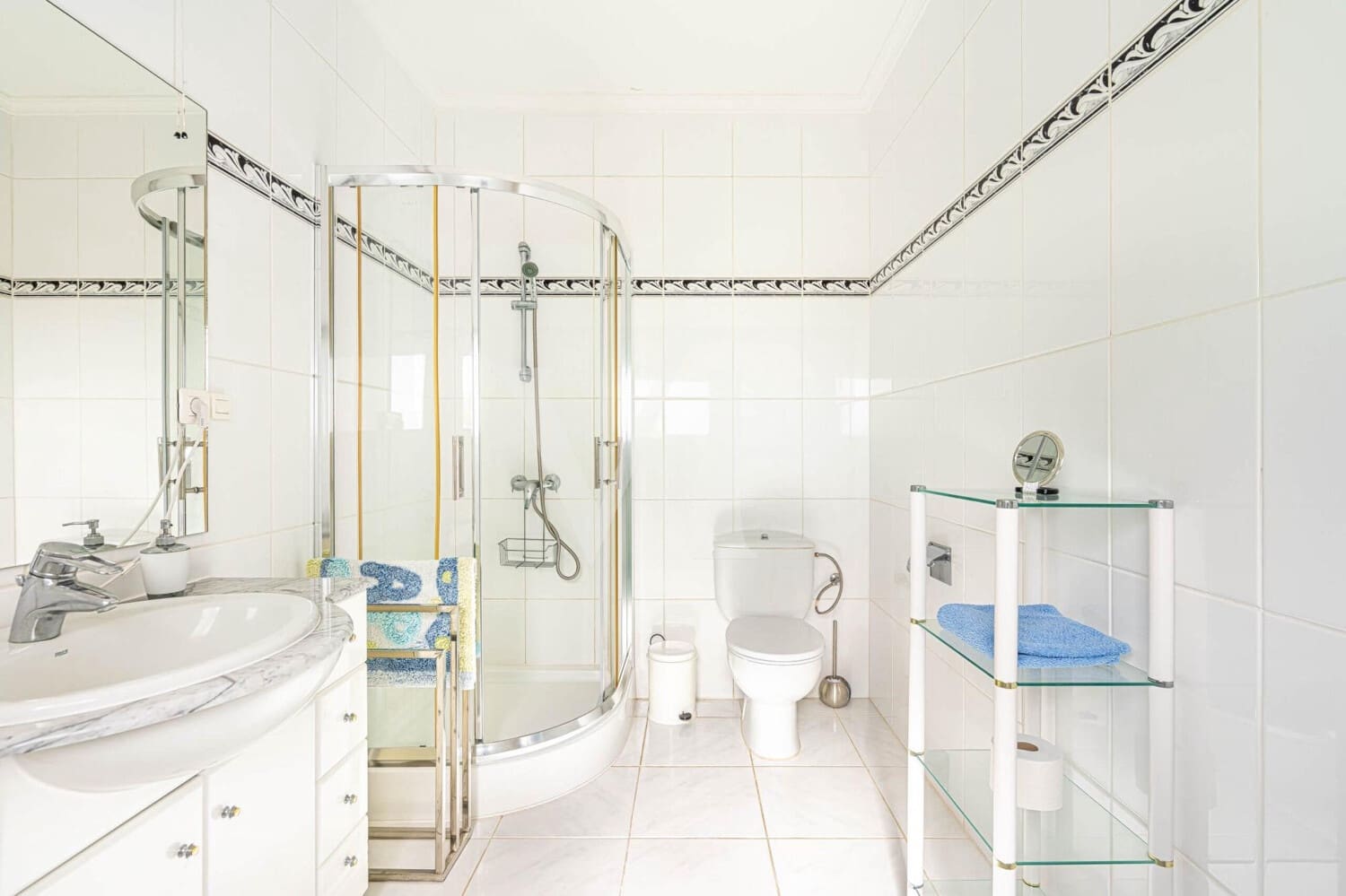 3 bedroom Townhouse for sale in Valle de San Lorenzo with pool - € 1,200,000 (Ref: 9530065)