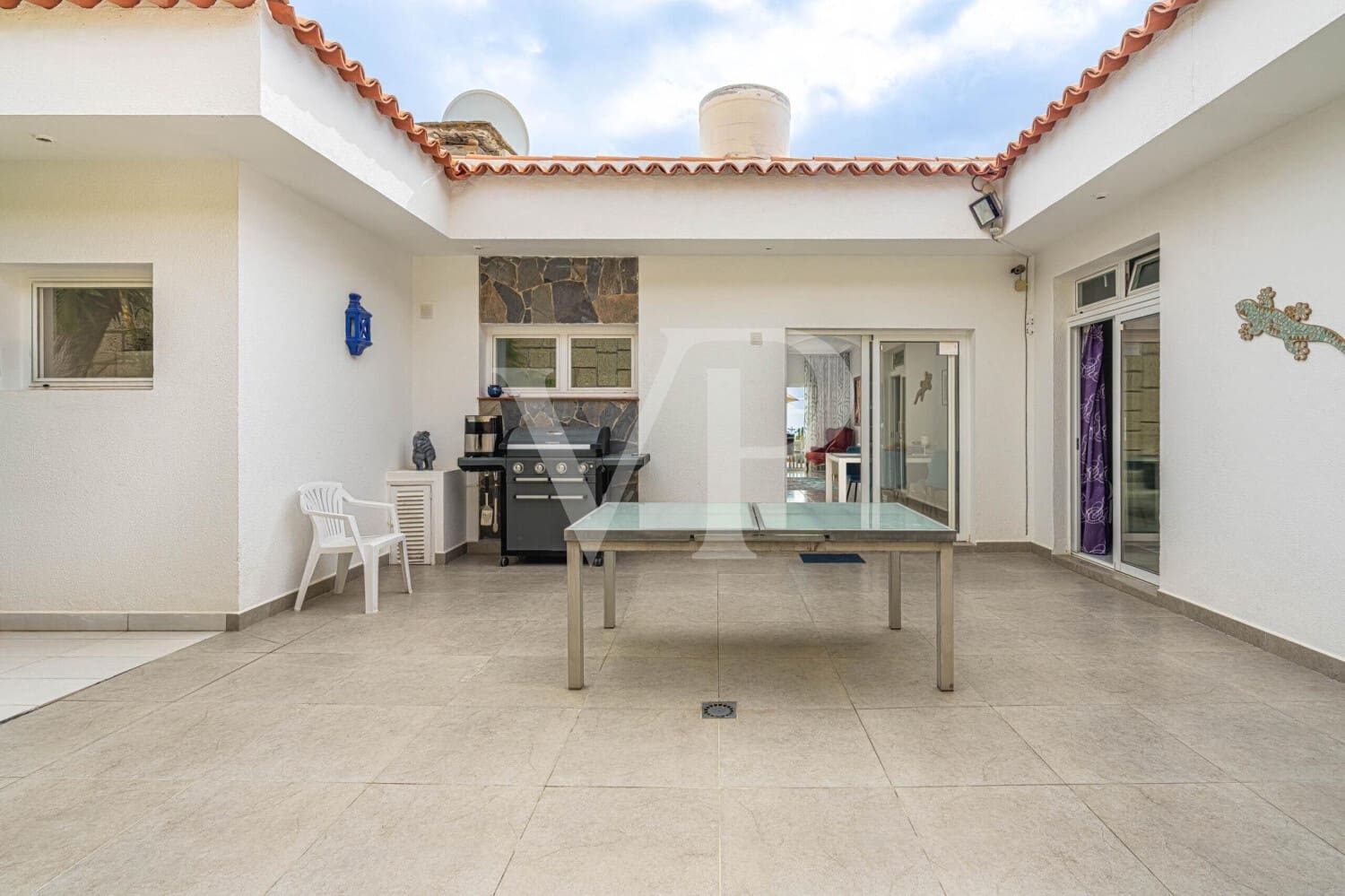 3 bedroom Townhouse for sale in Valle de San Lorenzo with pool - € 1,200,000 (Ref: 9530065)
