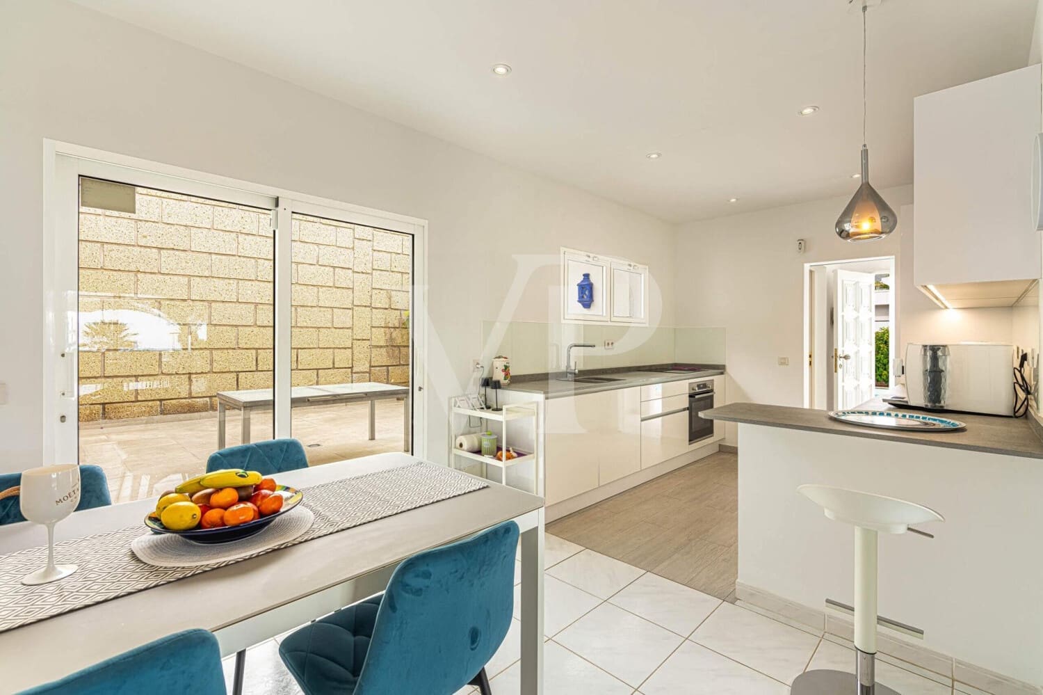 3 bedroom Townhouse for sale in Valle de San Lorenzo with pool - € 1,200,000 (Ref: 9530065)