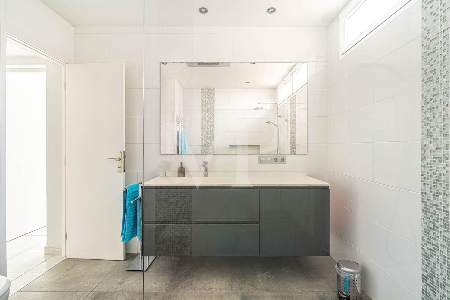 3 bedroom Townhouse for sale in Valle de San Lorenzo with pool - € 1,200,000 (Ref: 9530065)