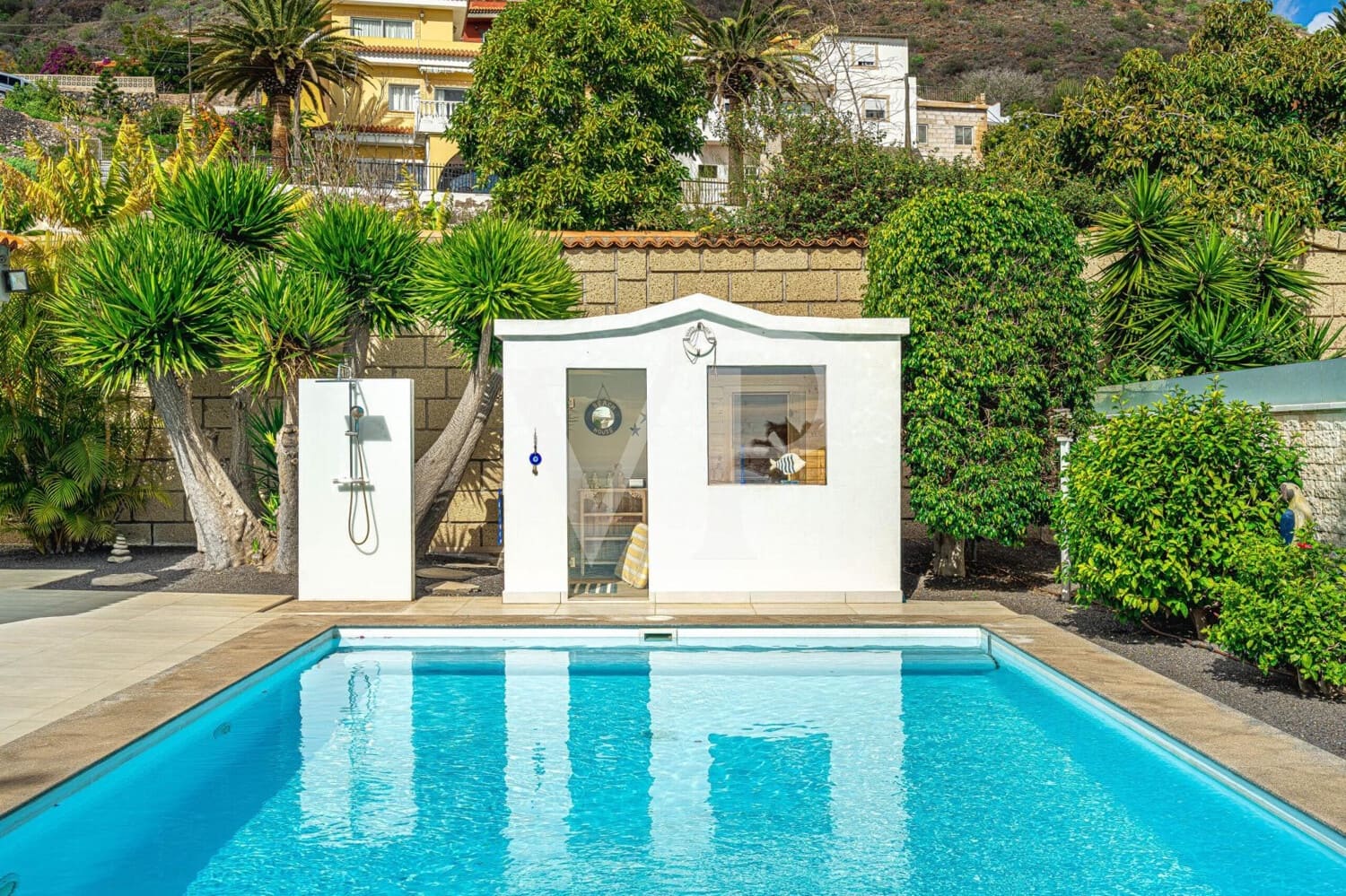 3 bedroom Townhouse for sale in Valle de San Lorenzo with pool - € 1,200,000 (Ref: 9530065)