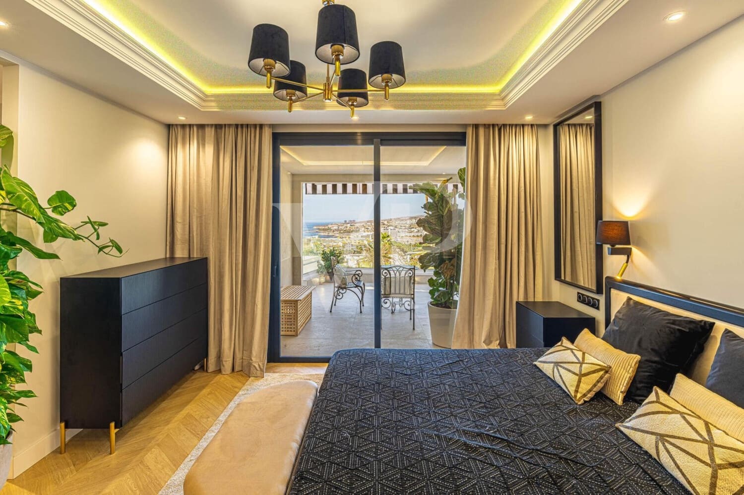 4 soverom Villa til salgs i Costa Adeje med svømmebasseng - € 2 600 000 (Ref: 9540842)