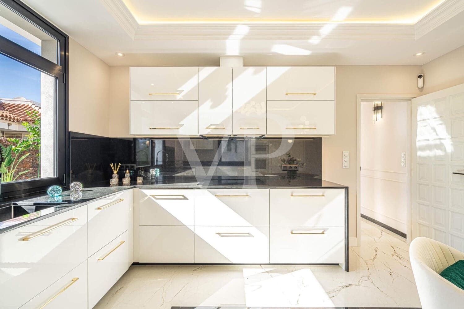 4 soverom Villa til salgs i Costa Adeje med svømmebasseng - € 2 600 000 (Ref: 9540842)