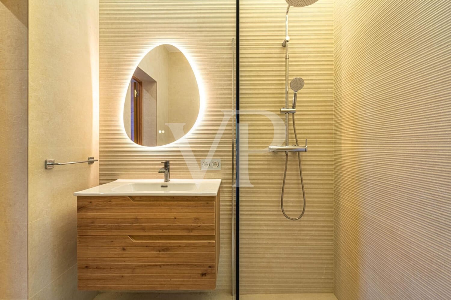 4 soverom Villa til salgs i Costa Adeje med svømmebasseng - € 2 600 000 (Ref: 9540842)