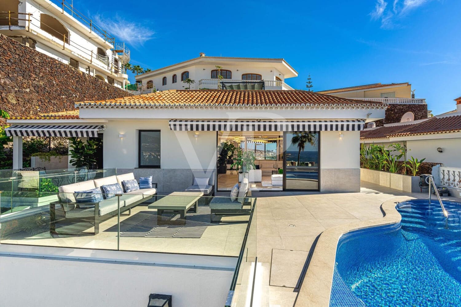 4 soverom Villa til salgs i Costa Adeje med svømmebasseng - € 2 600 000 (Ref: 9540842)