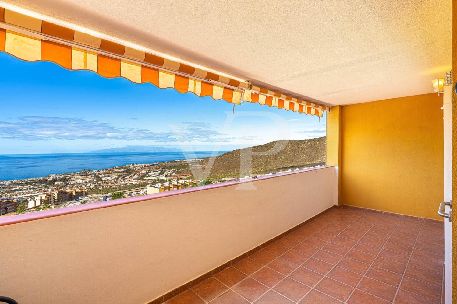 2 Zimmer Wohnung zu verkaufen in Costa Adeje mit Pool - 320.000 € (Ref: 9547759)