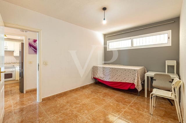 2 bedroom Flat for sale in San Eugenio Alto, Adeje with pool - € 320,000 (Ref: 9547759)