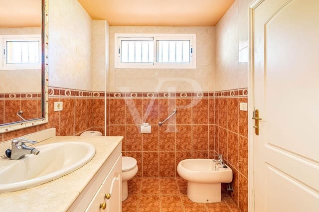 2 bedroom Flat for sale in San Eugenio Alto, Adeje with pool - € 320,000 (Ref: 9547759)