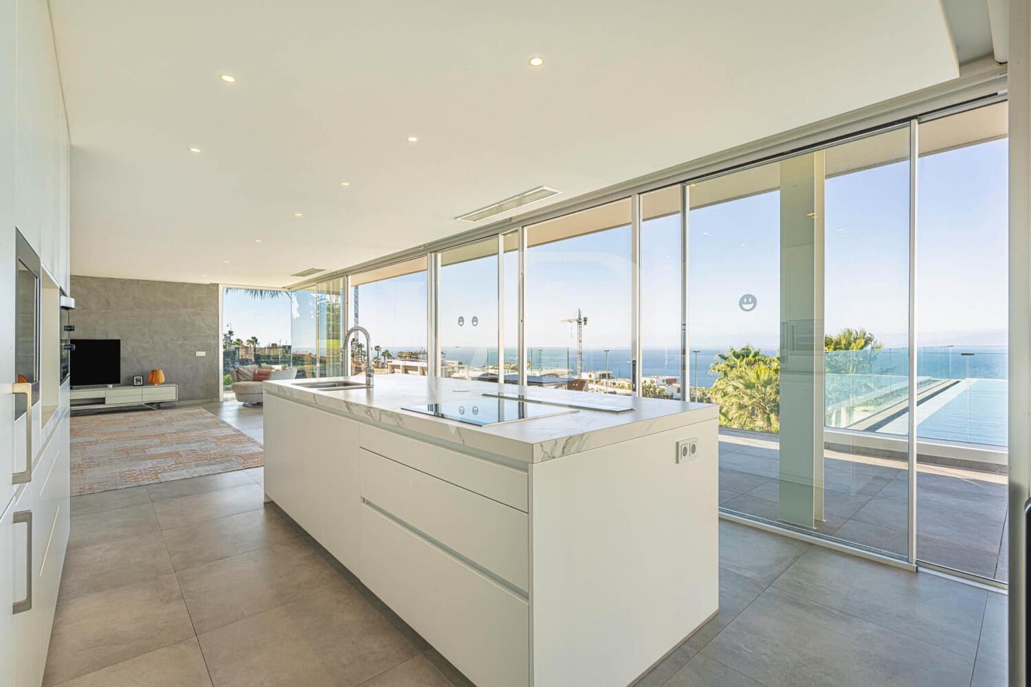 5 bedroom Villa for sale in Guia de Isora with pool - € 5,285,000 (Ref: 9590742)