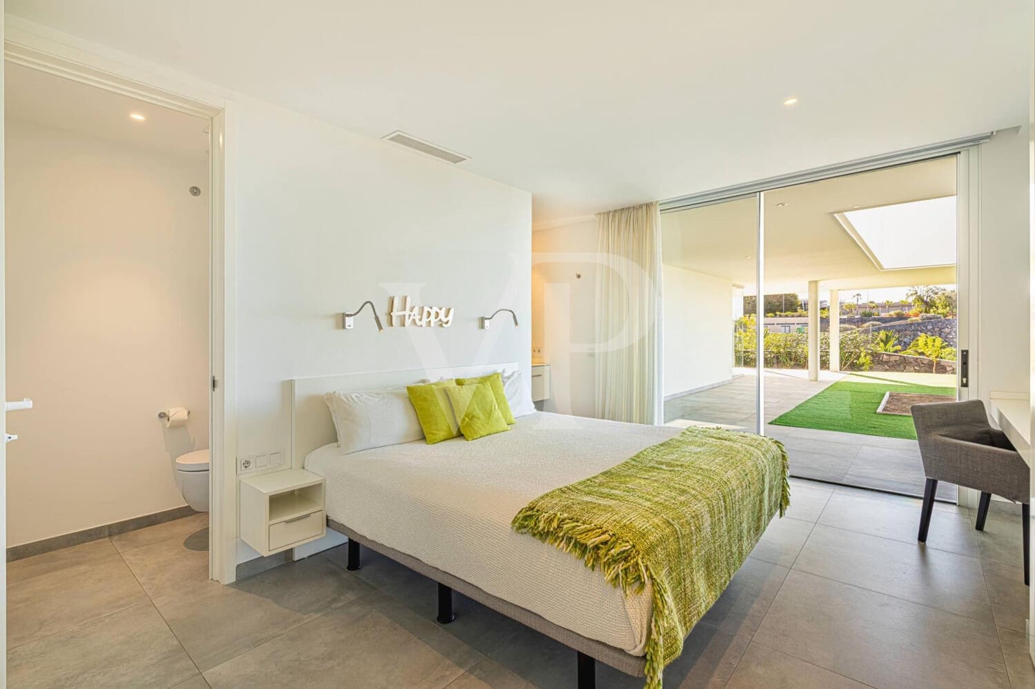 5 bedroom Villa for sale in Guia de Isora with pool - € 5,285,000 (Ref: 9590742)