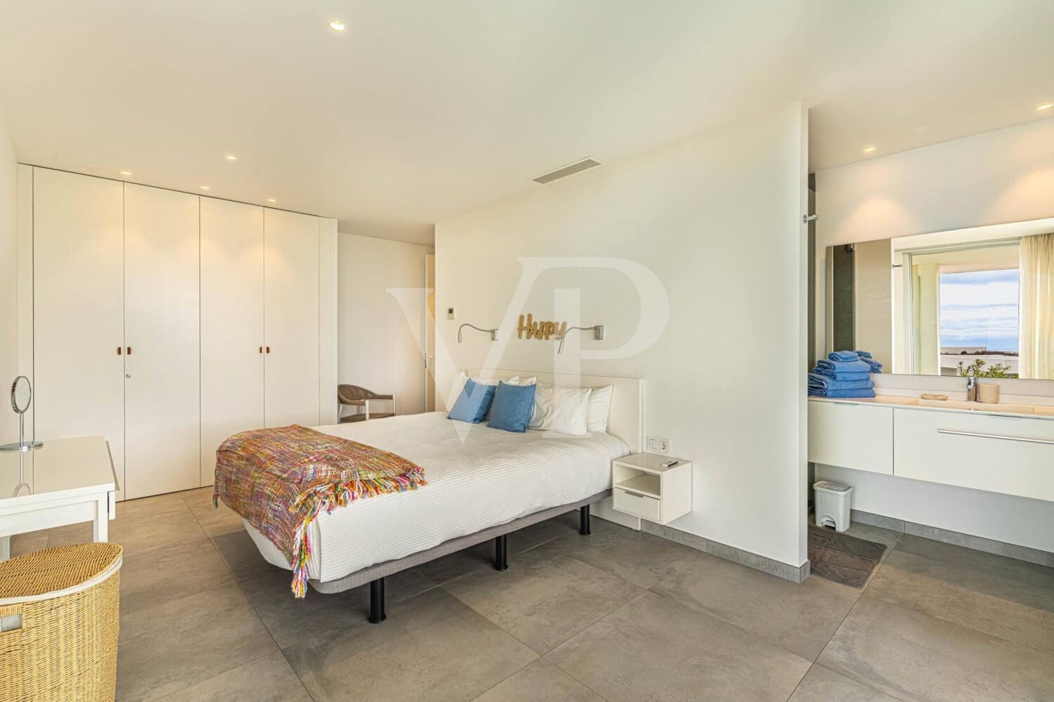 5 bedroom Villa for sale in Guia de Isora with pool - € 5,285,000 (Ref: 9590742)