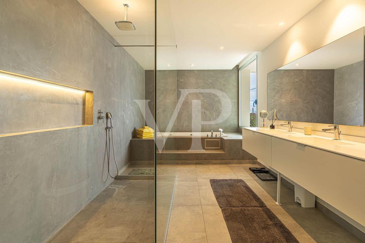 5 bedroom Villa for sale in Guia de Isora with pool - € 5,285,000 (Ref: 9590742)