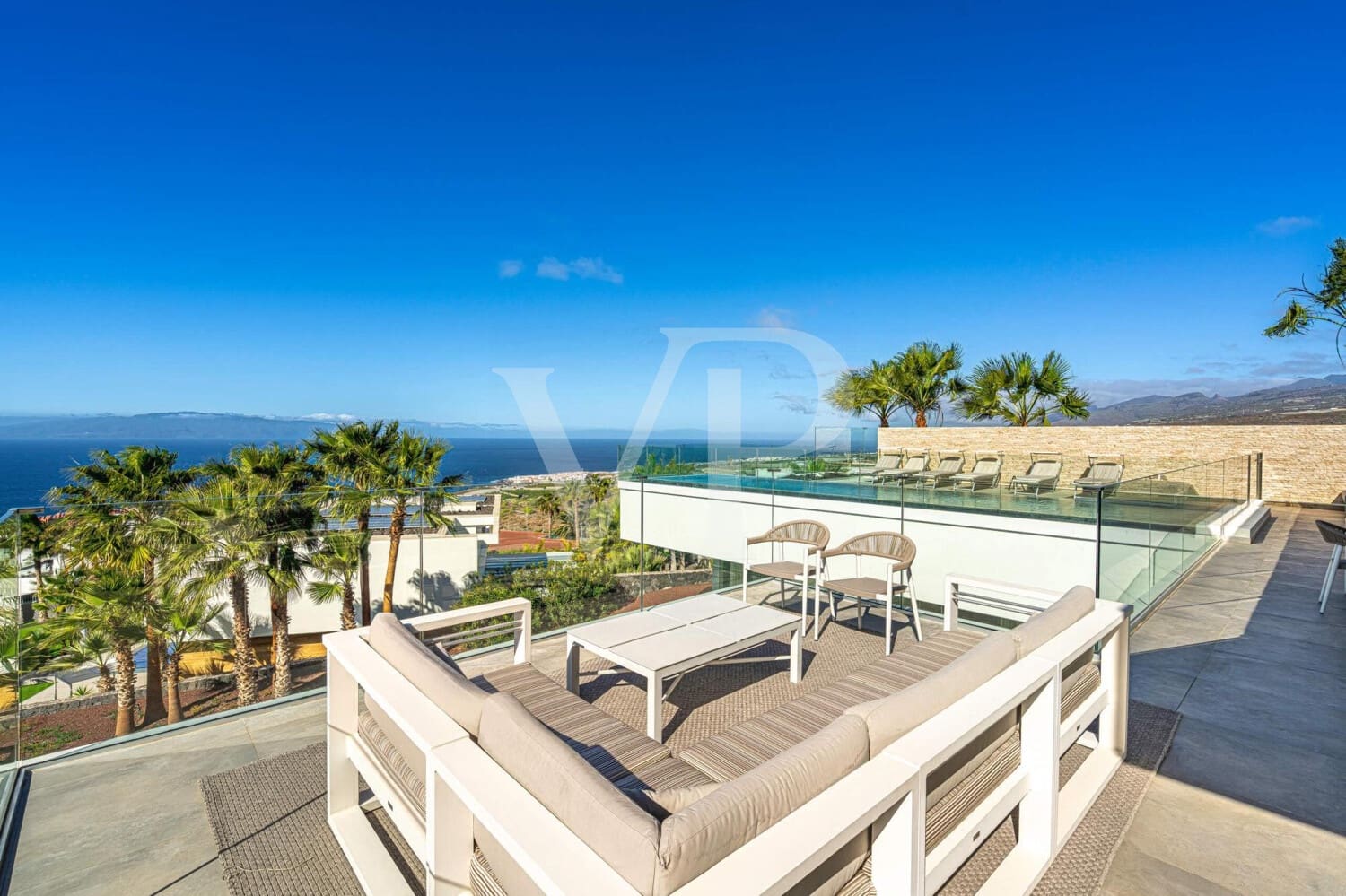 5 bedroom Villa for sale in Guia de Isora with pool - € 5,285,000 (Ref: 9590742)