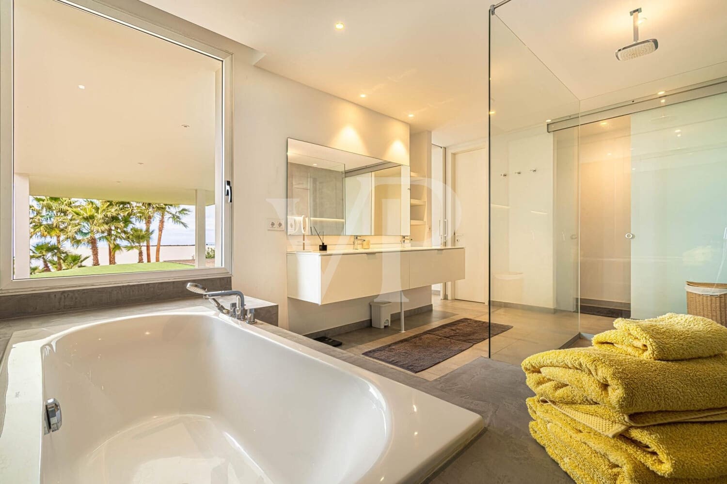 5 bedroom Villa for sale in Guia de Isora with pool - € 5,285,000 (Ref: 9590742)