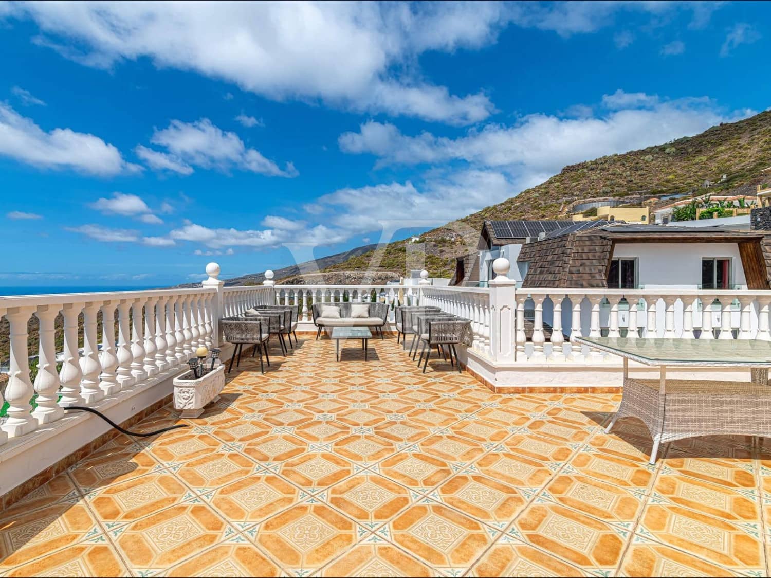 8 Zimmer Villa zu verkaufen in Roque del Conde mit Pool - 1.350.000 € (Ref: 9627409)