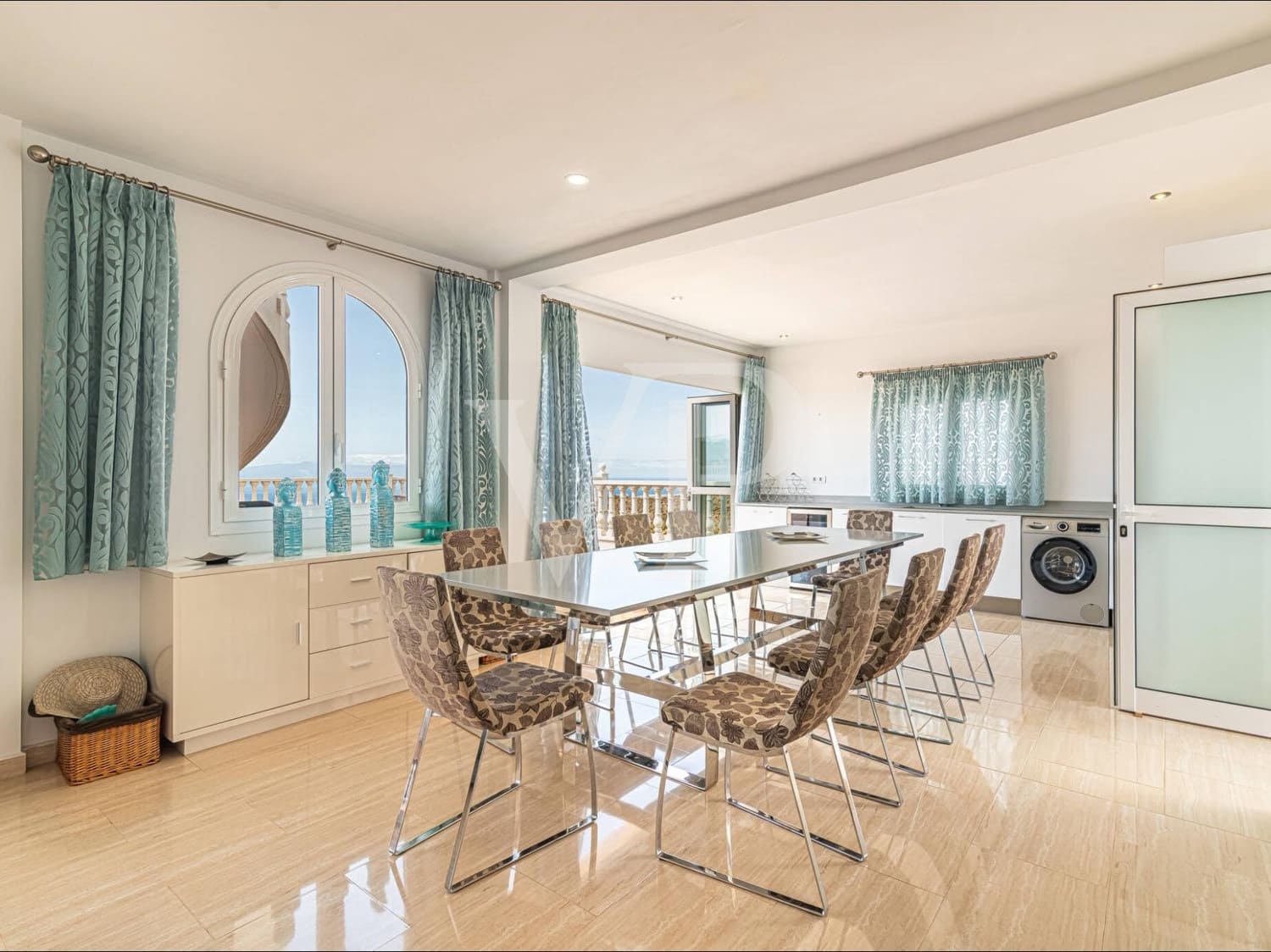 8 Zimmer Villa zu verkaufen in Roque del Conde mit Pool - 1.350.000 € (Ref: 9627409)