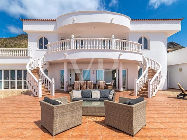 8 slaapkamer Villa te koop in Roque del Conde, Adeje met zwembad - € 1.350.000 (Ref: 9627409)