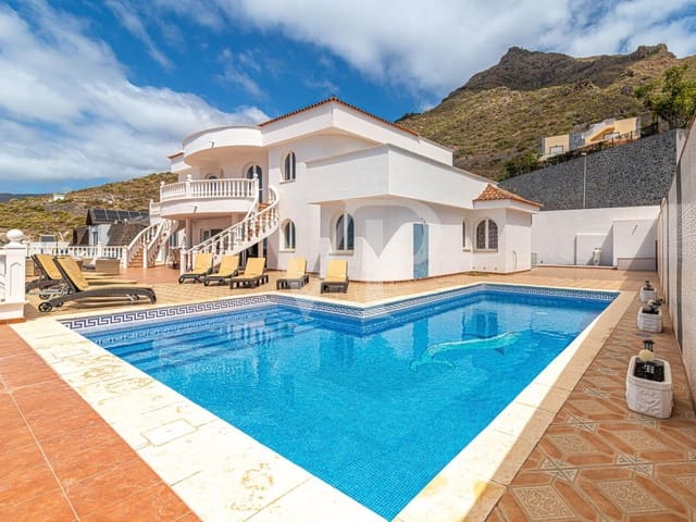 8 slaapkamer Villa te koop in Roque del Conde, Adeje met zwembad - € 1.350.000 (Ref: 9627409)