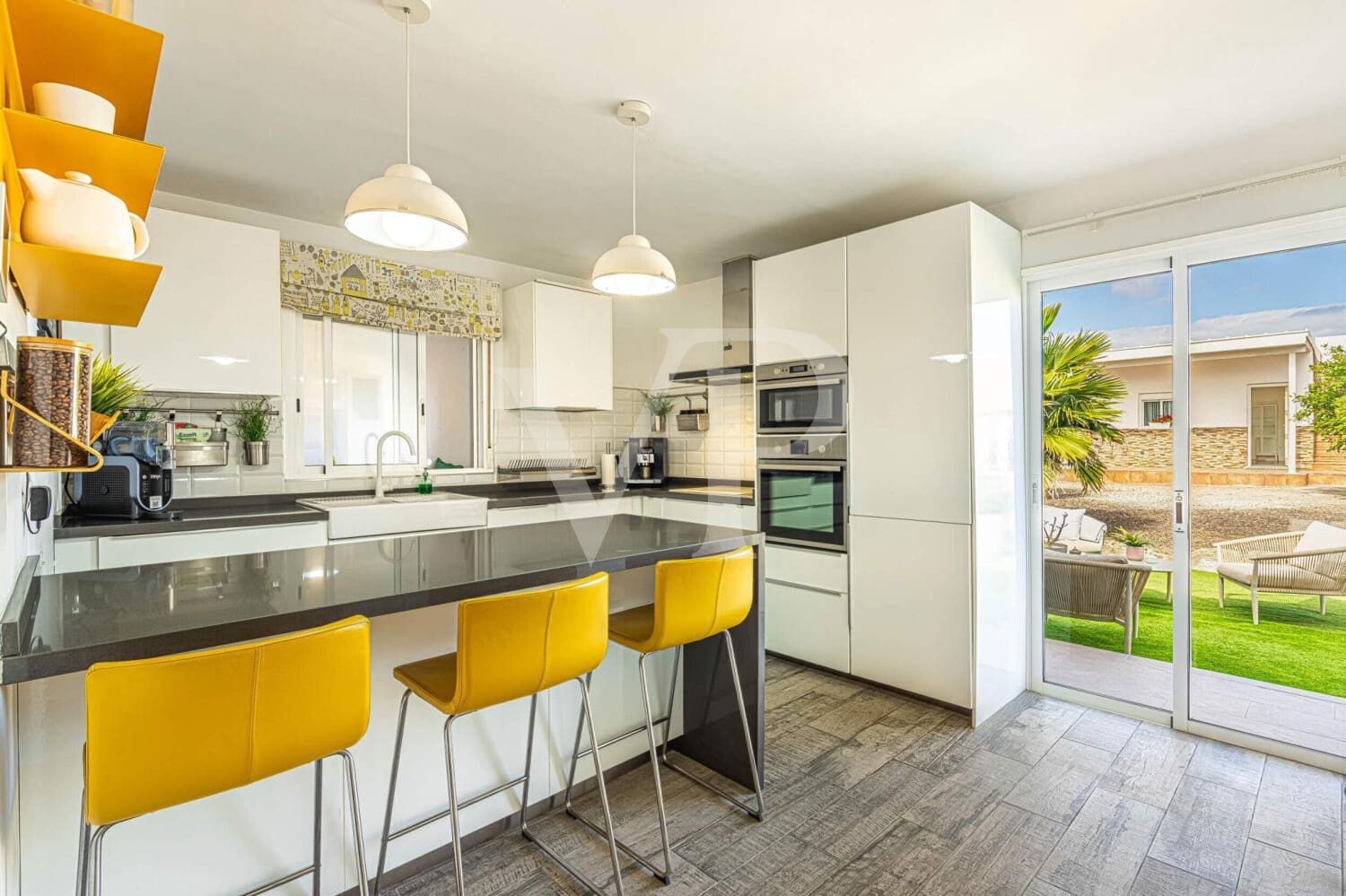 Bungalow de 3 habitaciones en Arico en venta - 450.000 € (Ref: 9658525)