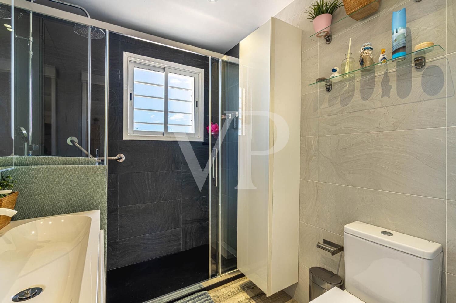 Bungalow de 3 habitaciones en Arico en venta - 450.000 € (Ref: 9658525)