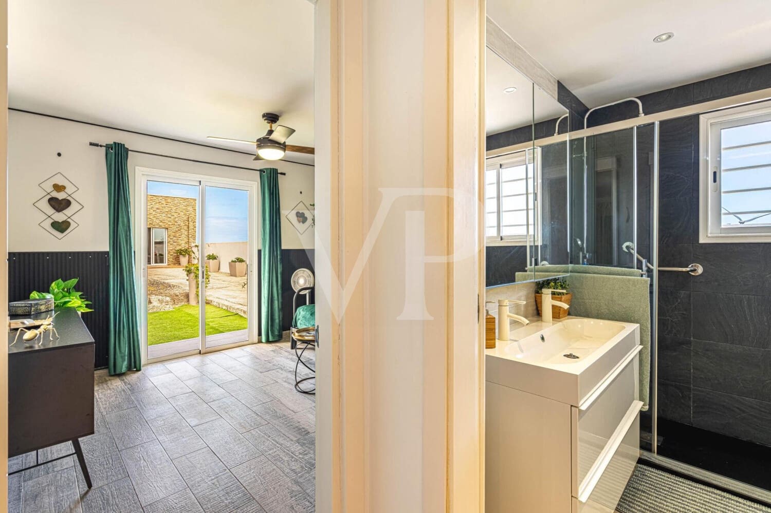 Bungalow de 3 habitaciones en Arico en venta - 450.000 € (Ref: 9658525)