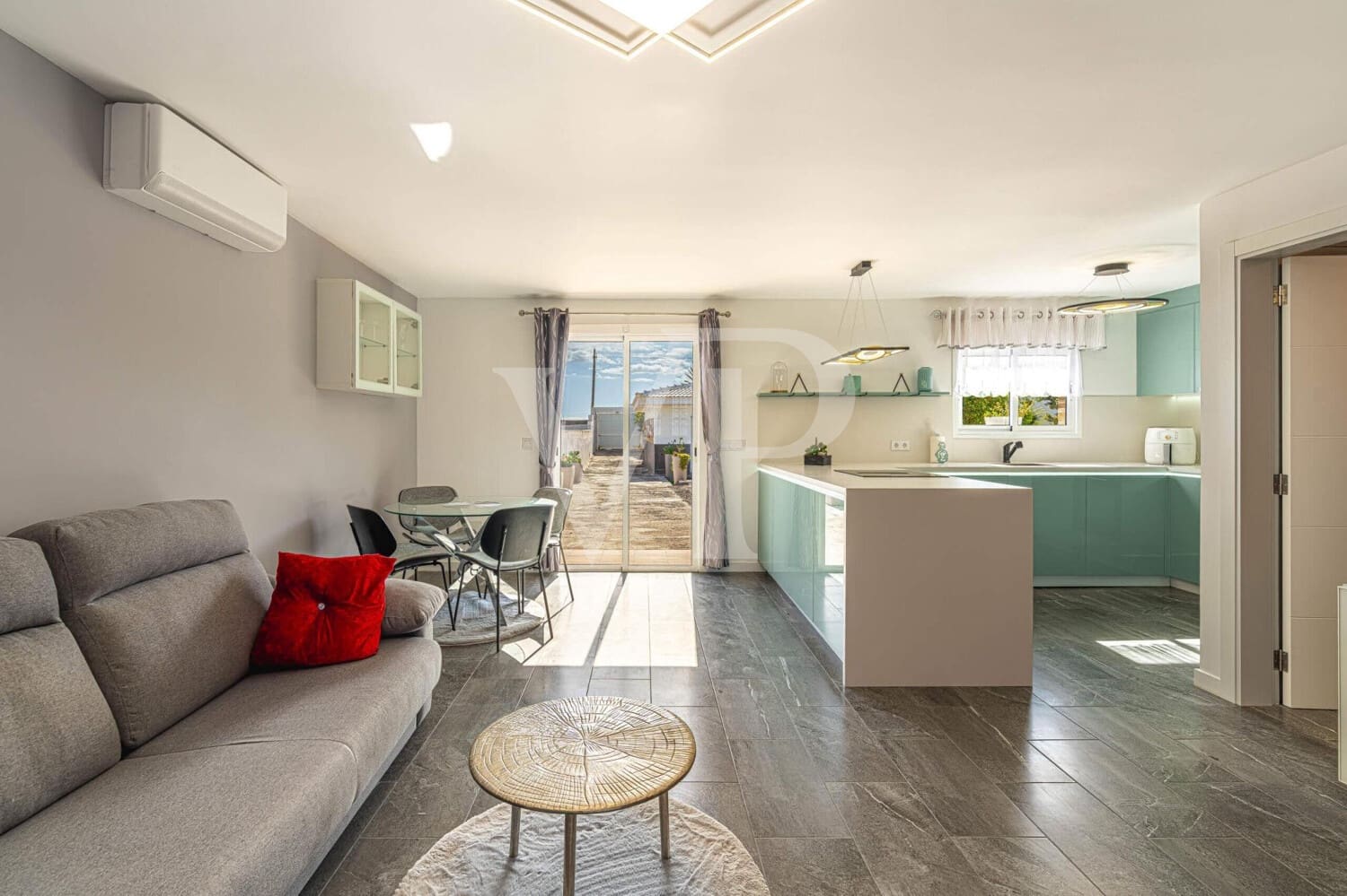 Bungalow de 3 habitaciones en Arico en venta - 450.000 € (Ref: 9658525)