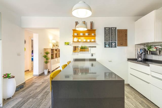 Bungalow de 3 habitaciones en Arico en venta - 450.000 € (Ref: 9658525)