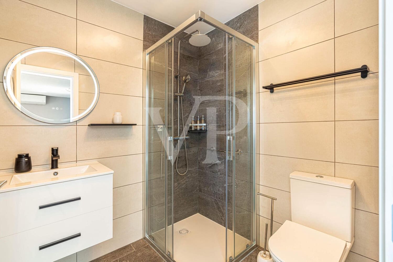 Bungalow de 3 habitaciones en Arico en venta - 450.000 € (Ref: 9658525)