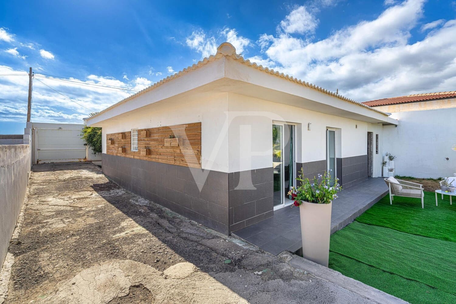 Bungalow de 3 habitaciones en Arico en venta - 450.000 € (Ref: 9658525)