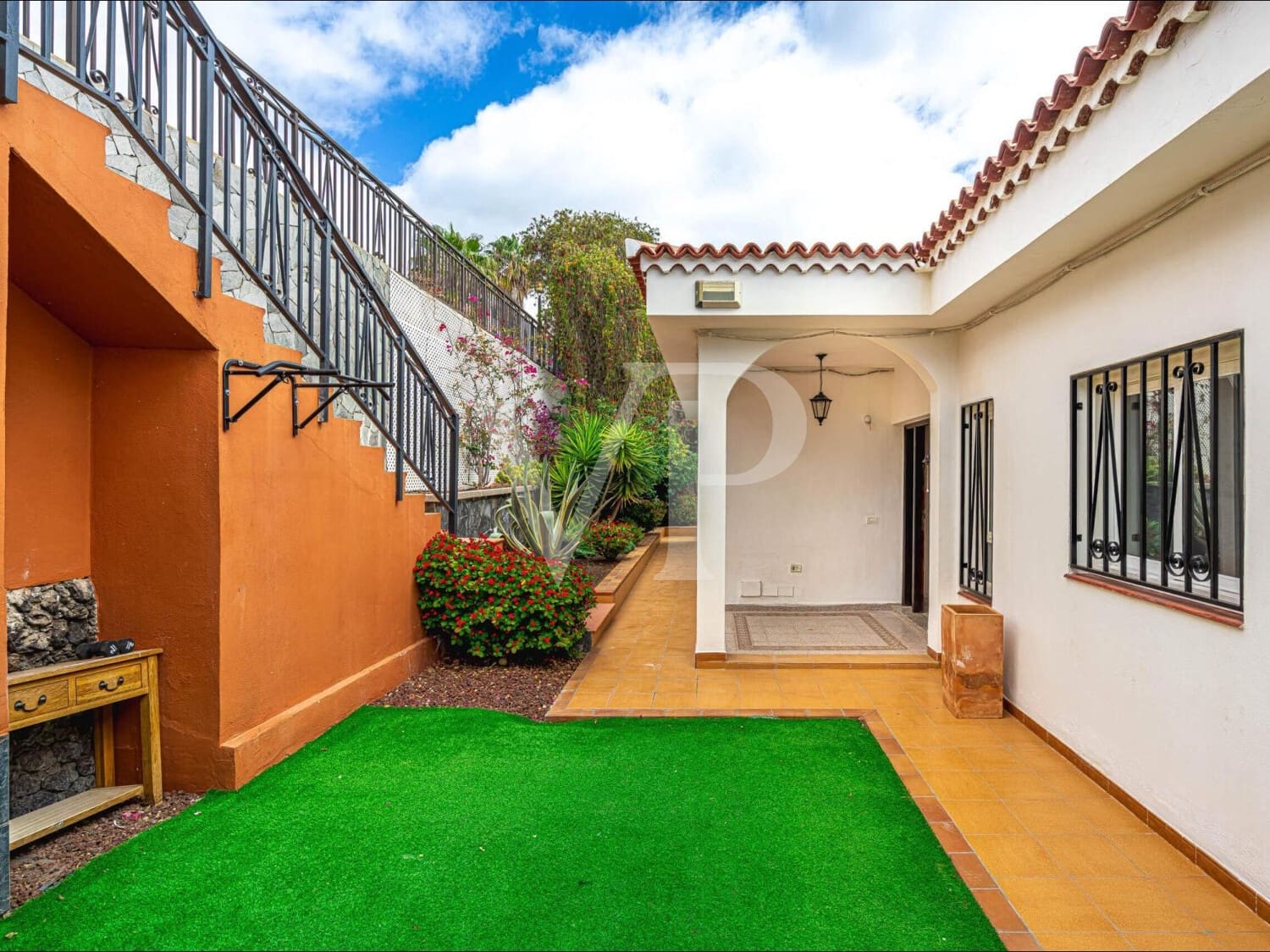 4 soveværelse Byhus til salg i Arona med swimmingpool - € 850.000 (Ref: 9658526)