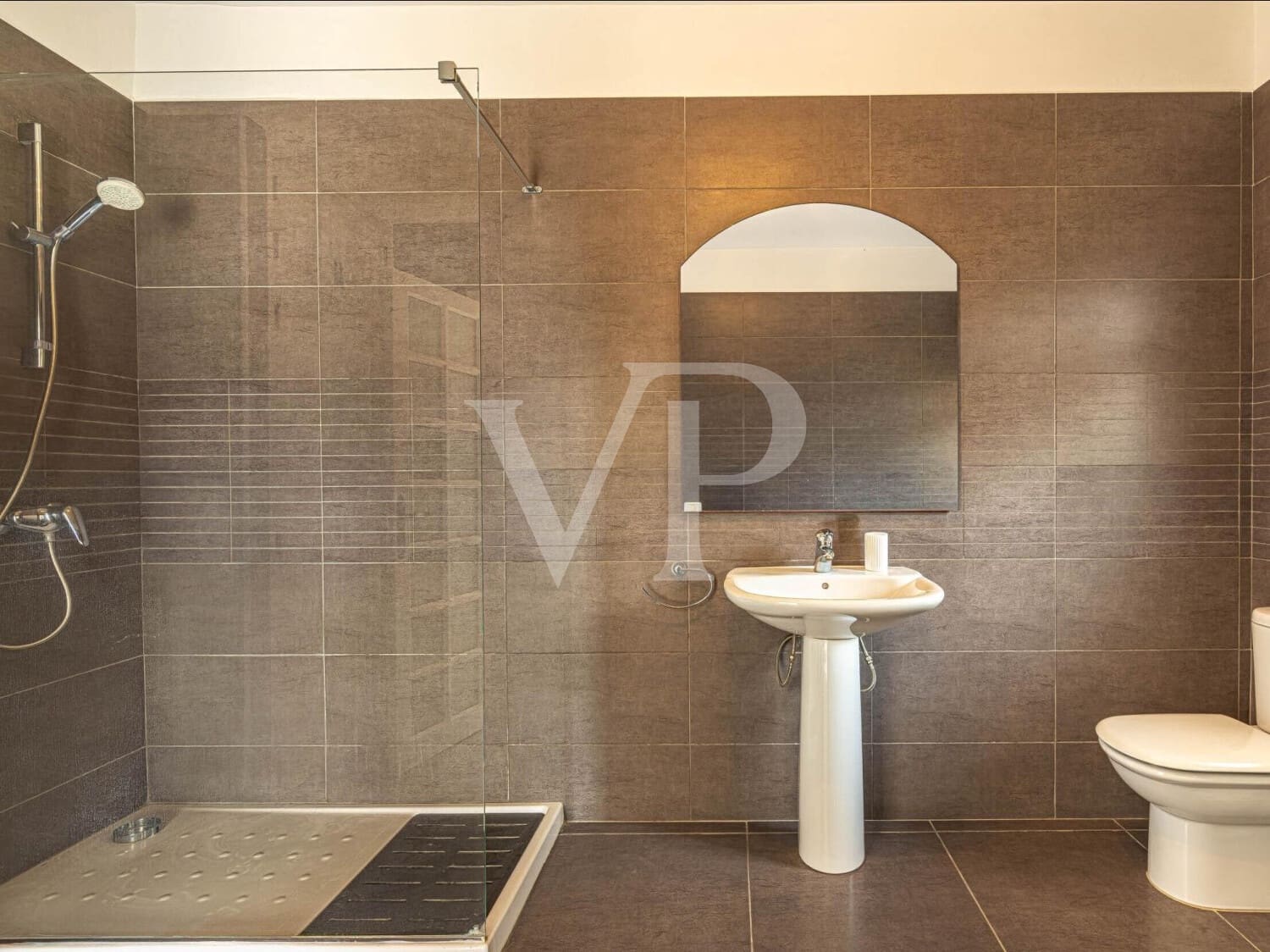 4 soveværelse Byhus til salg i Arona med swimmingpool - € 850.000 (Ref: 9658526)