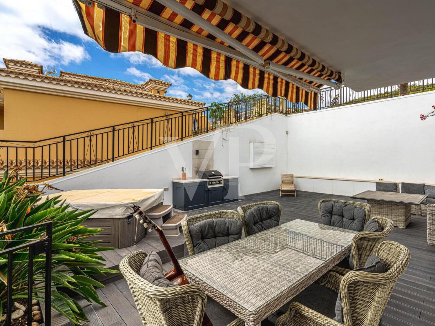 4 soveværelse Byhus til salg i Arona med swimmingpool - € 850.000 (Ref: 9658526)