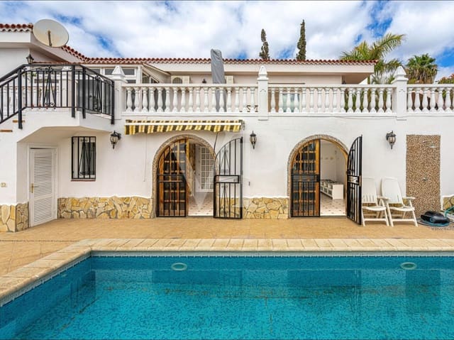 4 soveværelse Byhus til salg i Valle de San Lorenzo, Arona med swimmingpool - € 850.000 (Ref: 9658526)