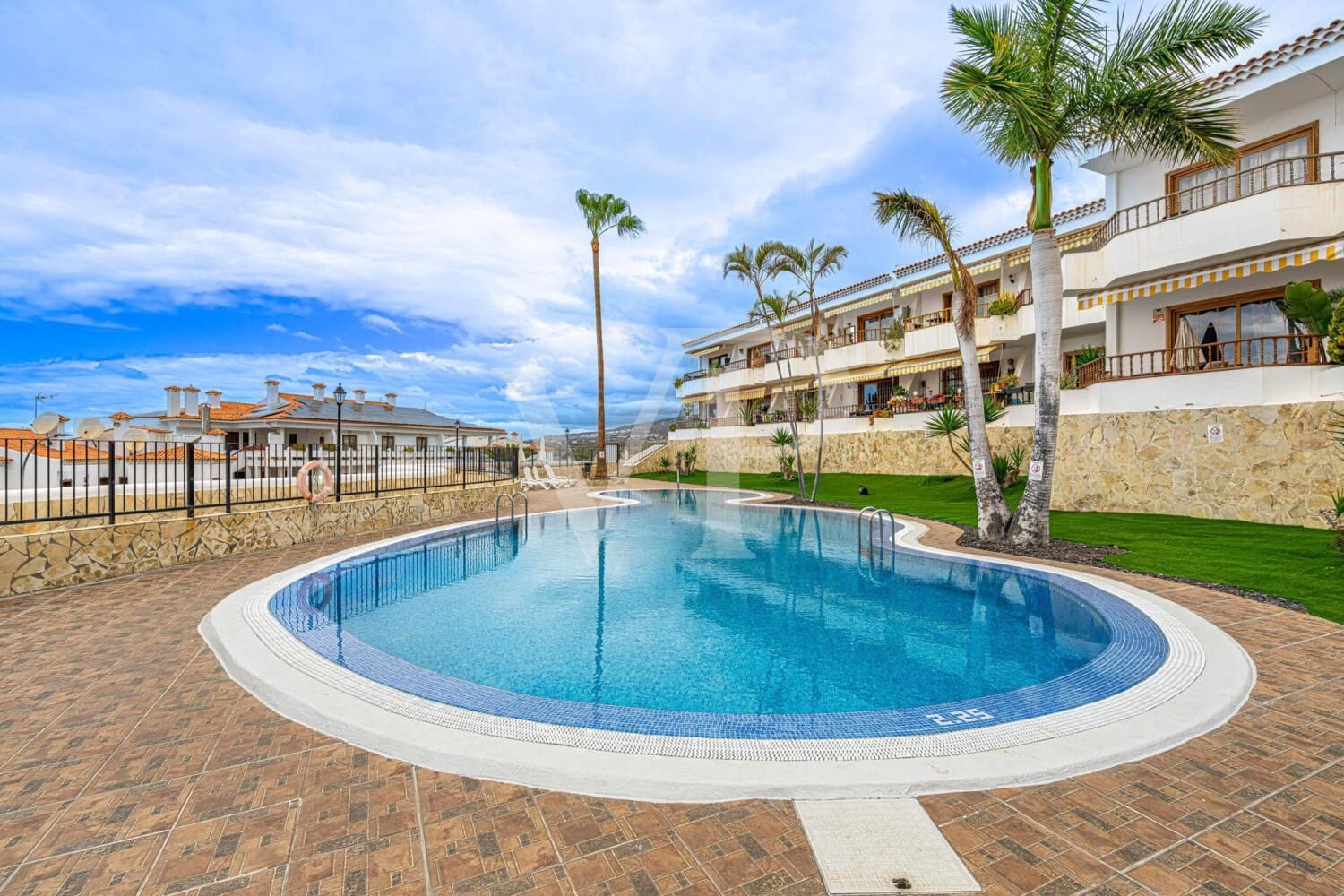 2 soveværelse Penthouse til salg i Costa Adeje med swimmingpool - € 355.000 (Ref: 9700481)