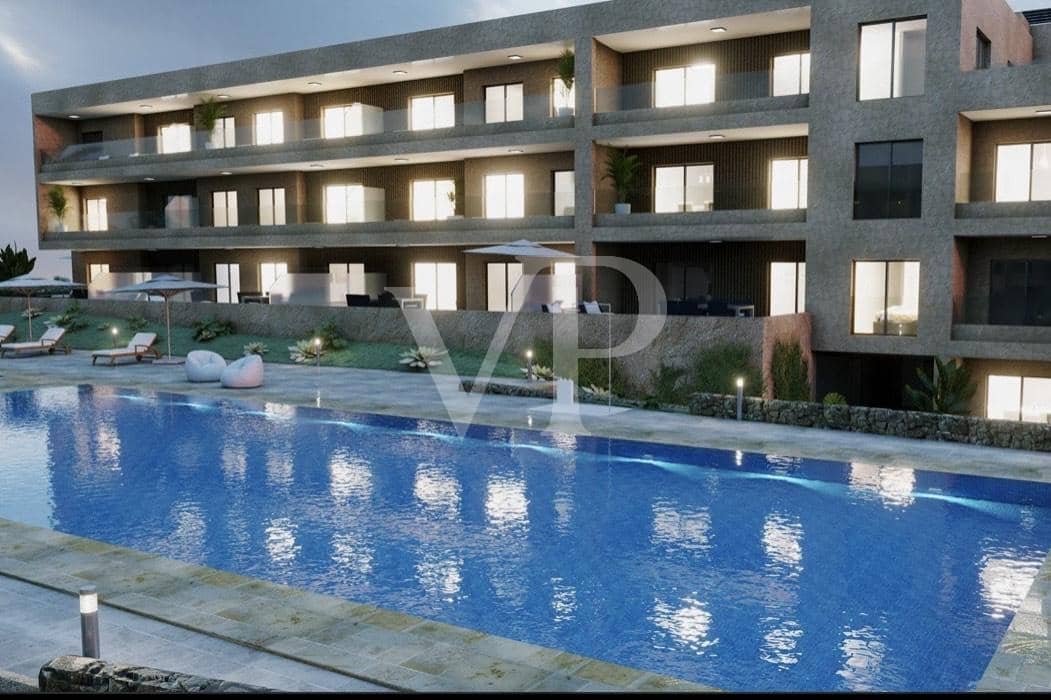 3 slaapkamer Flat te koop in El Medano met zwembad - € 590.000 (Ref: 9721476)