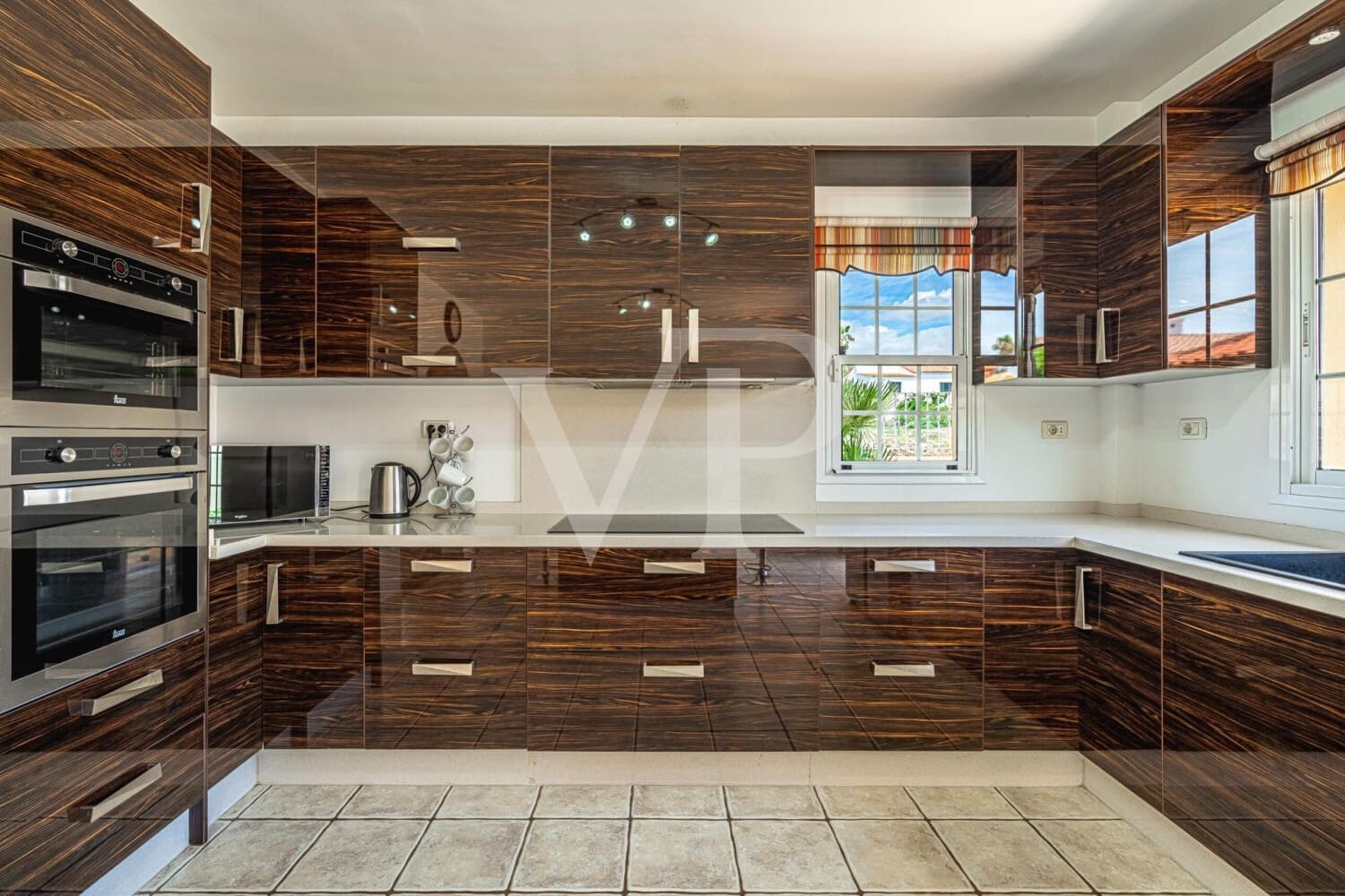 4 soveværelse Villa til salg i Golf del Sur med swimmingpool - € 1.350.000 (Ref: 9833587)